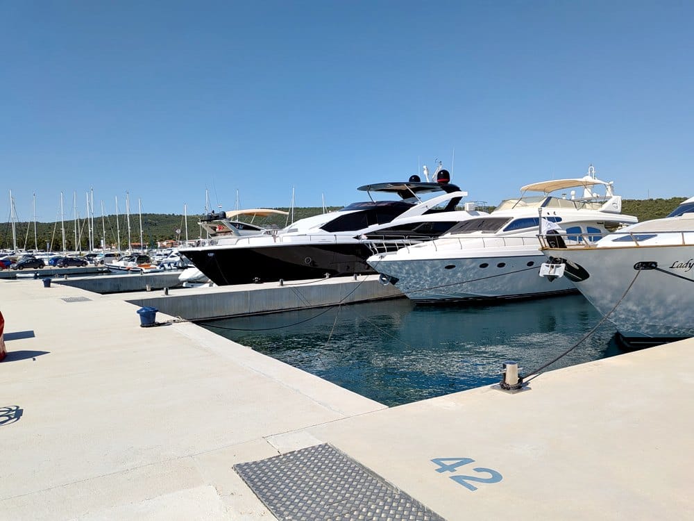 Adria Hafen bei Zadar